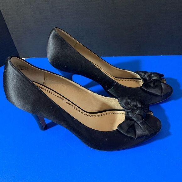 BP Black Satin Pumps - Picture 3 of 7